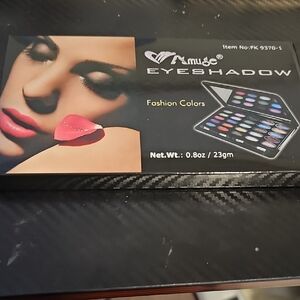 Muse Eyeshadow Palette - Vibrant Fashion Colors